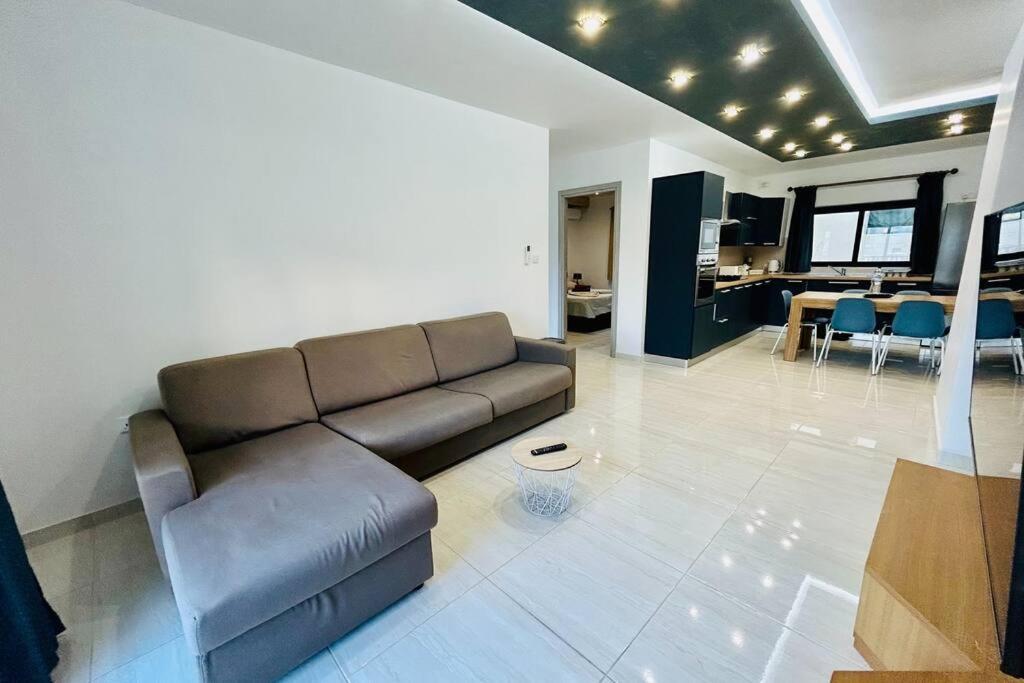 Cosy Home Close To The Sea, King-Size Bed San Pawl il-Baħar Kültér fotó